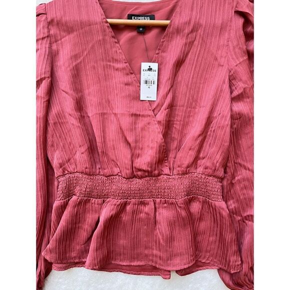 NWT Express Textured Satin Smocked Peplum Top - Picture 6 of 15